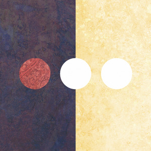 From left: a red circle, a white circle, and a white circle.